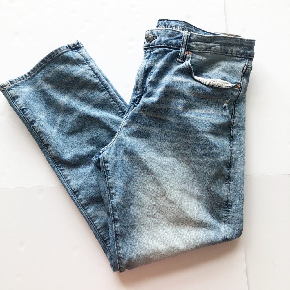American Eagle Jeans Mens 36x32 Relaxed Straight Airflex+ Light Wash Distressed - Picture 2 of 10